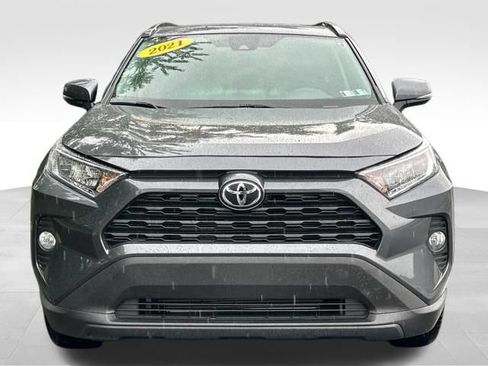Used 2021 Toyota RAV4 XLE AWD/4WD image 8
