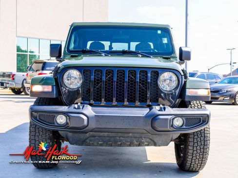 Used 2021 Jeep Gladiator Willys image 5