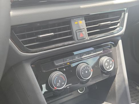 Certified 2024 Volkswagen Taos S FWD image 25