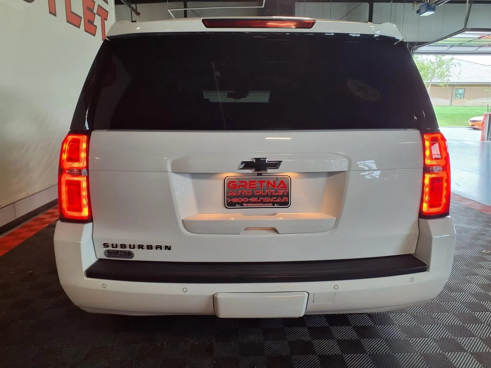 Used 2018 Chevrolet Suburban LT AWD/4WD image 6
