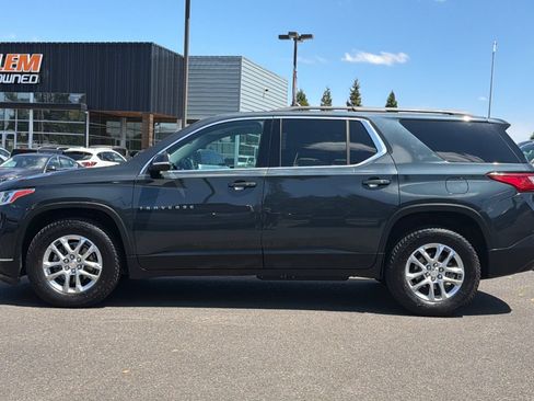 Used 2021 Chevrolet Traverse LT FWD image 8