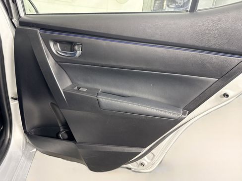 Used 2018 Toyota Corolla SE w/ SE Premium Package image 28