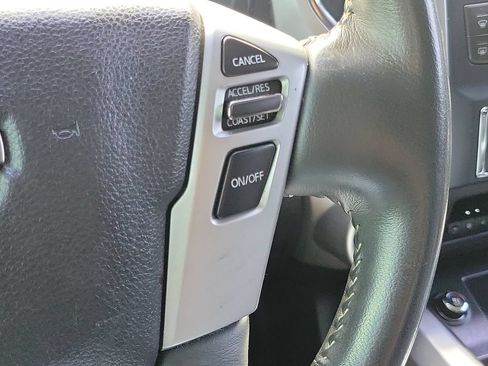 Used 2017 Nissan Titan PRO-4X w/ Pro-4x Convenience Package AWD/4WD image 30