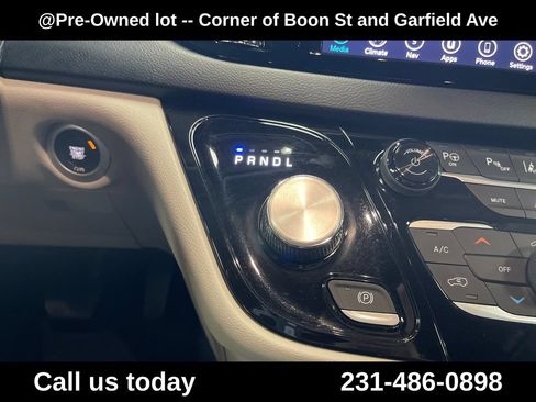 Used 2020 Chrysler Pacifica Touring-L Plus FWD image 24