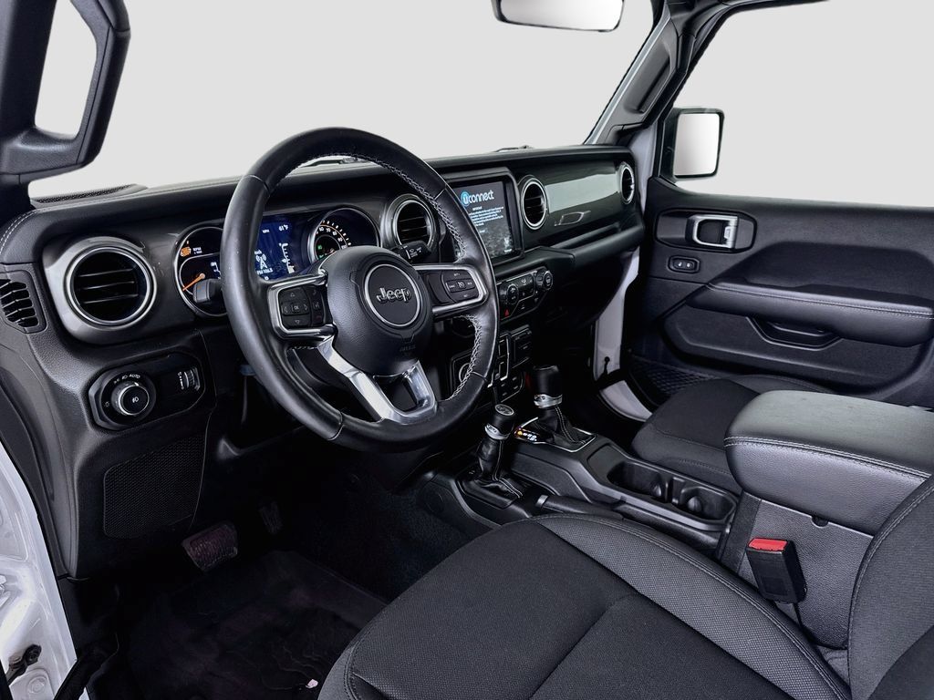 Used 2023 Jeep Wrangler Unlimited Sahara w/ Cold Weather Group AWD/4WD image 10