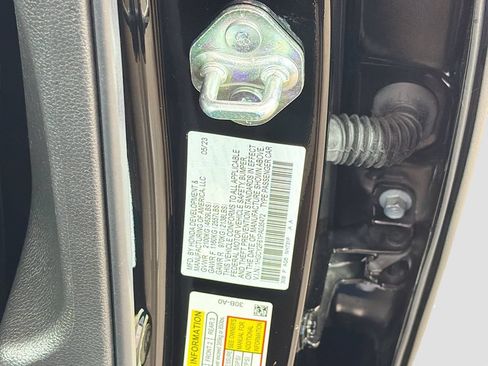 Used 2023 Honda Accord EX-L image 32