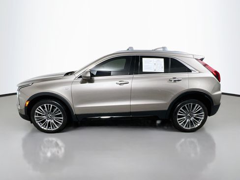 Used 2024 Cadillac XT4 Premium Luxury w/ Technology Package FWD image 9
