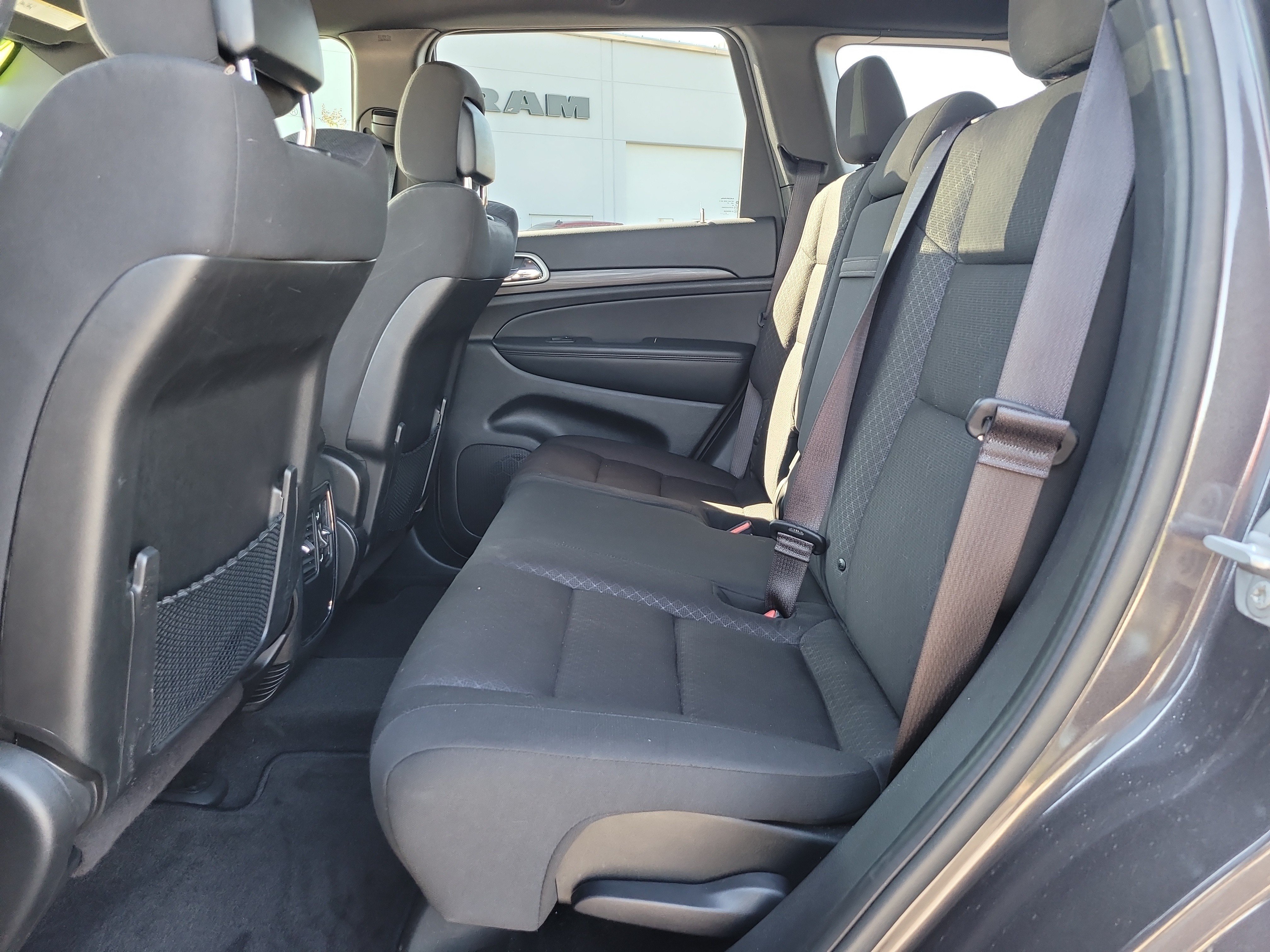 Used 2021 Jeep Grand Cherokee Laredo AWD/4WD image 11