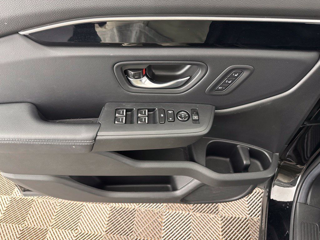 Used 2025 Honda Pilot Touring image 20