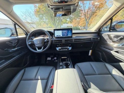 New 2026 Lincoln Corsair Premiere image 11