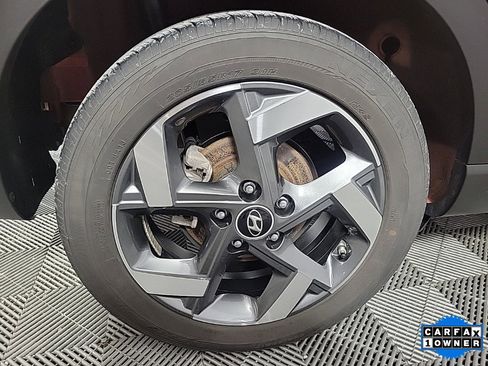 Used 2024 Hyundai Venue SEL image 8
