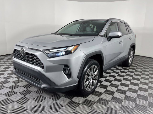 Used 2023 Toyota RAV4 XLE Premium FWD image 6