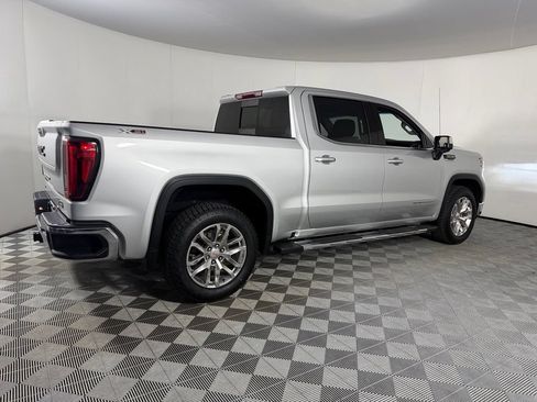 Used 2022 GMC Sierra 1500 SLT AWD/4WD image 5