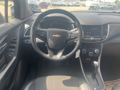 Used 2021 Chevrolet Trax LT AWD/4WD image 23