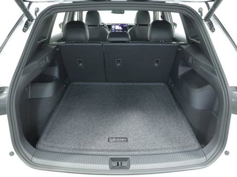 New 2026 Volkswagen Tiguan SE R-Line FWD image 37