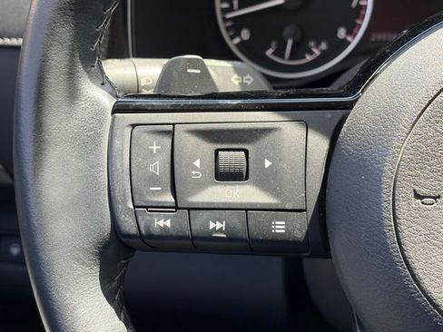 Used 2023 Nissan Pathfinder SL w/ Black Appearance Package image 21