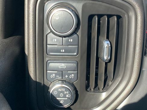 Used 2021 Chevrolet Silverado 2500 Custom w/ Custom Value Package image 26