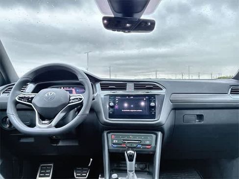 Used 2024 Volkswagen Tiguan SEL R-Line image 30