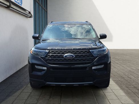 Used 2023 Ford Explorer XLT w/ Equipment Group 202A AWD/4WD image 8