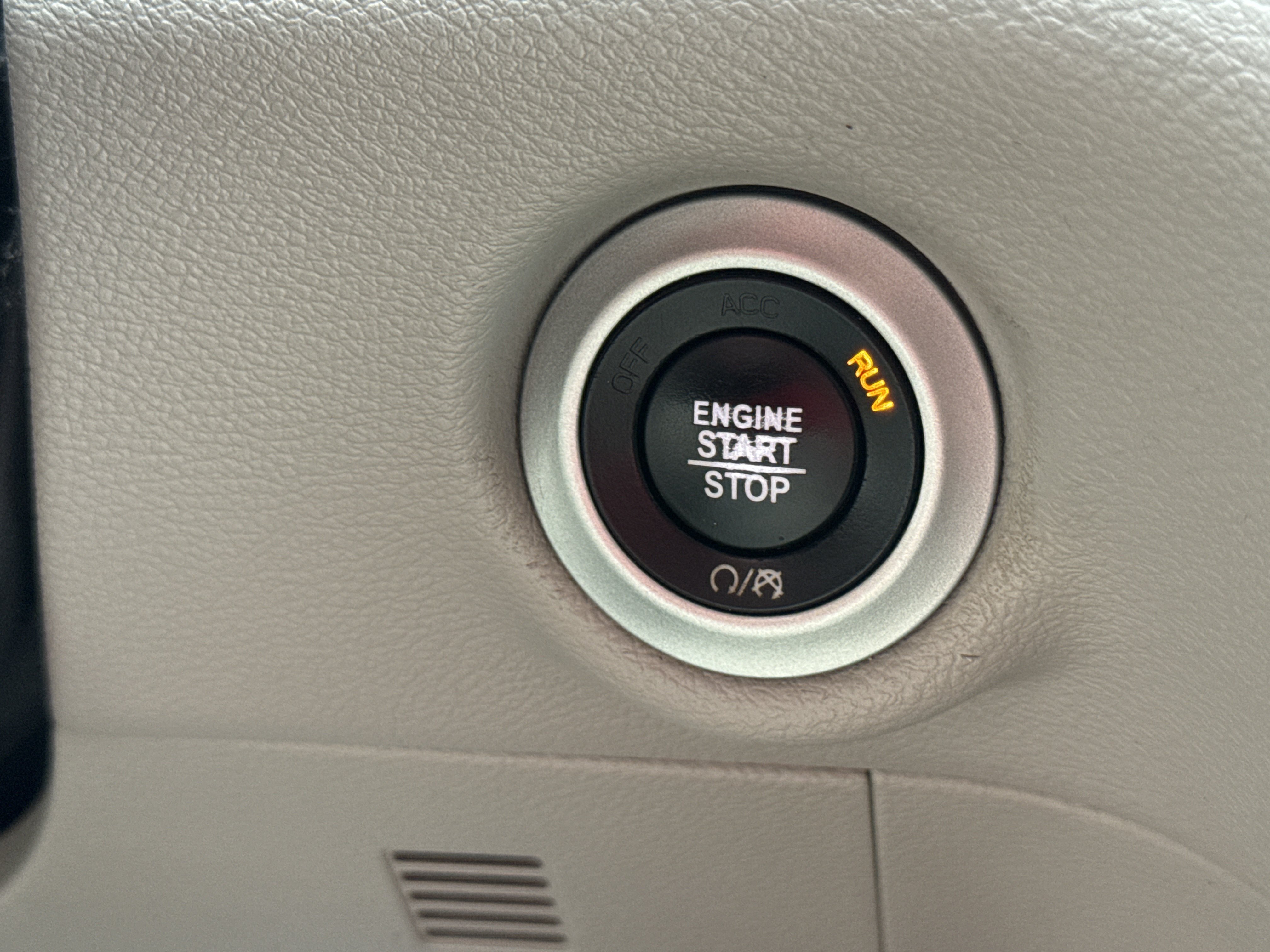 Used 2017 Chrysler Pacifica LX FWD image 40