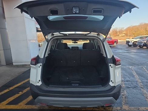 Certified 2023 Nissan Rogue SV image 6