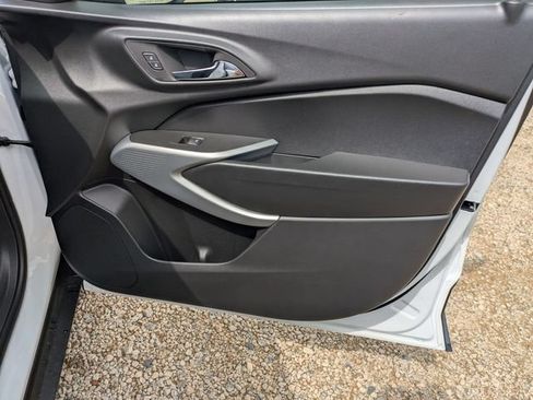 New 2026 Chevrolet Trax LS w/ LS Convenience Package FWD image 30