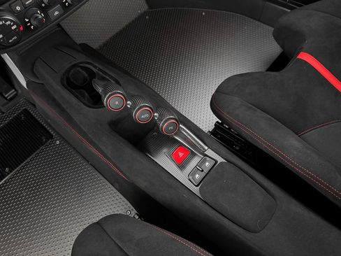 Used 2019 Ferrari 488 Pista Coupe RWD image 21