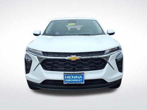 New 2026 Chevrolet Trax LS w/ LS Convenience Package FWD image 9
