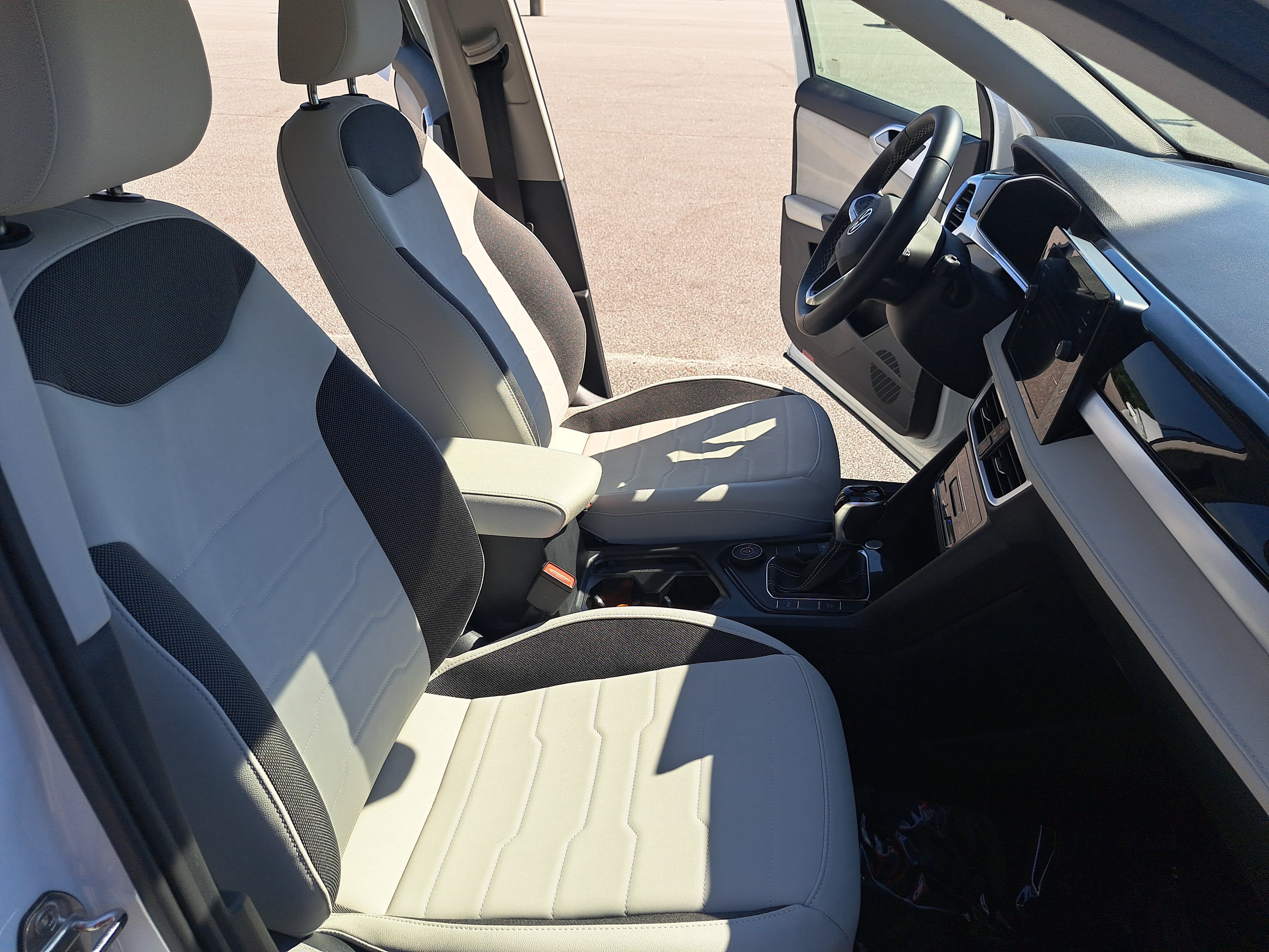 Certified 2026 Volkswagen Taos SE AWD/4WD image 10