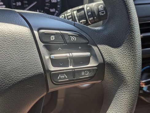 Used 2023 Hyundai Kona SEL AWD/4WD image 18