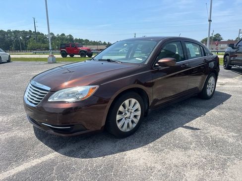 Used 2013 Chrysler 200 LX FWD image 7