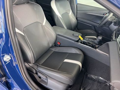 Used 2025 Toyota Camry SE image 21