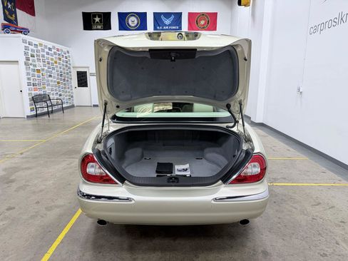 Used 2006 Jaguar XJ8 RWD image 25