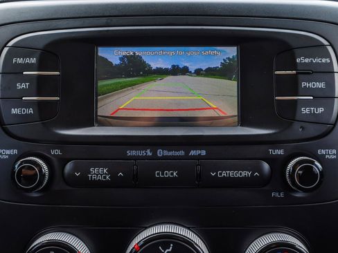 Used 2015 Kia Soul + FWD image 7