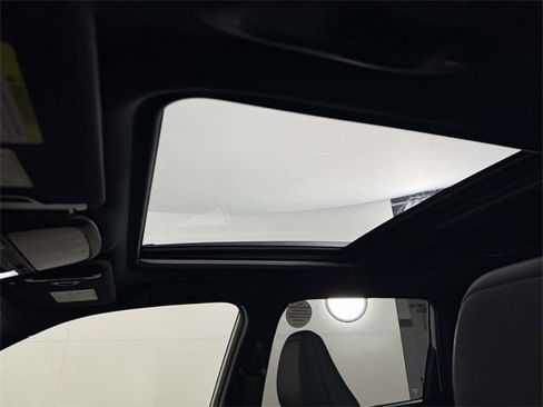 Used 2025 Subaru Forester Limited image 31