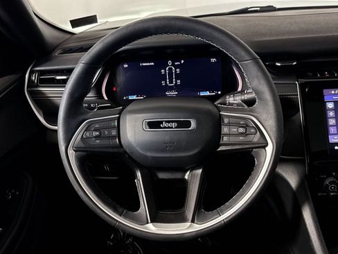 Used 2023 Jeep Grand Cherokee L Laredo AWD/4WD image 16