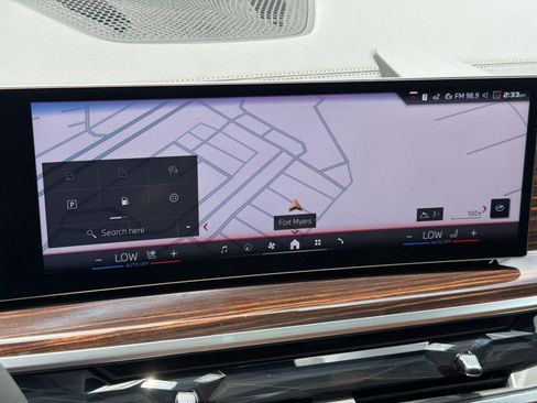 New 2027 BMW X7 M60i AWD/4WD image 23