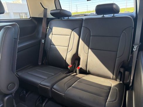 Used 2020 GMC Acadia Denali image 10