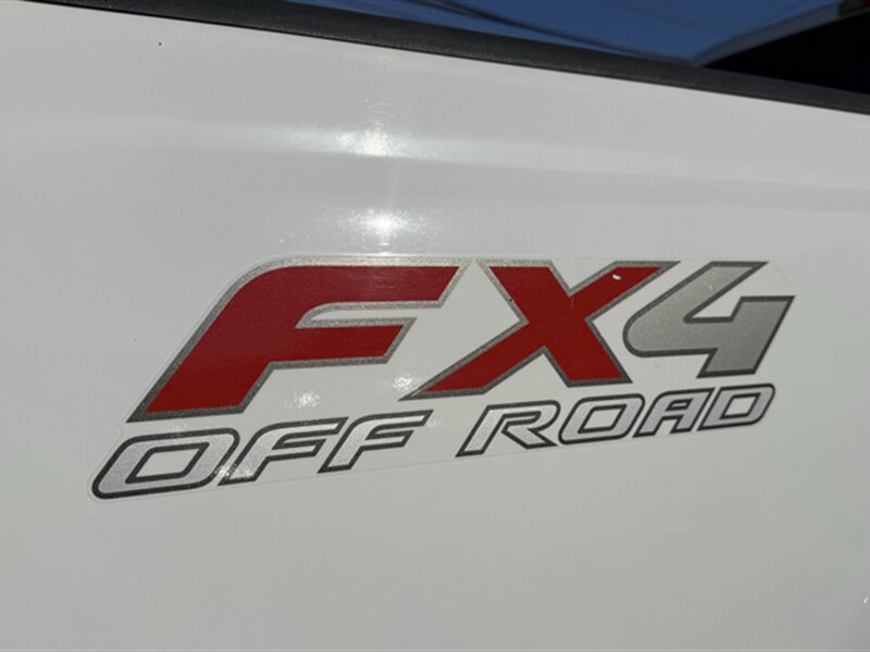 Used 2004 Ford F250 Lariat AWD/4WD image 6