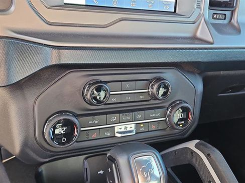 Used 2023 Ford Bronco Outer Banks image 18