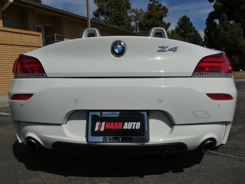 Used 2015 BMW Z4 sDrive35is image 11