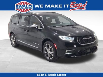 New 2026 Chrysler Pacifica Pinnacle