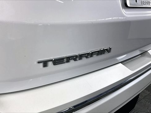 Used 2020 GMC Terrain Denali w/ Denali Premium Package FWD image 29