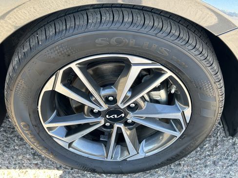 Used 2024 Kia Forte LXS image 8