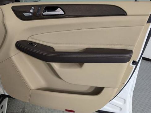 Used 2016 Mercedes-Benz GLE 350 w/ Premium Package image 22