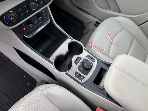 Used 2018 GMC Terrain Denali w/ Advanced Safety Package image 13