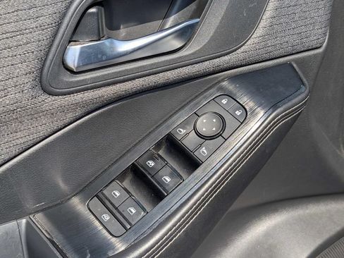 Used 2021 Nissan Rogue SV FWD image 16