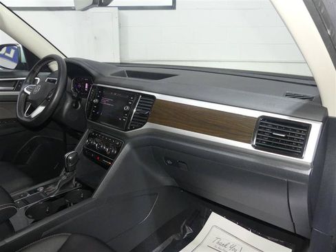 Used 2022 Volkswagen Atlas SE w/ Panoramic Sunroof Package FWD image 24