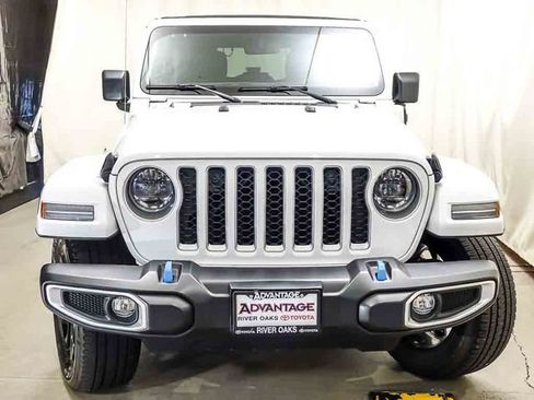 Used 2023 Jeep Wrangler Unlimited Sahara w/ Cold Weather Group AWD/4WD image 3