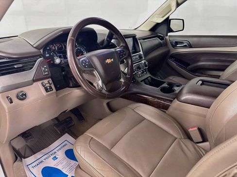 Used 2018 Chevrolet Suburban LT RWD image 11